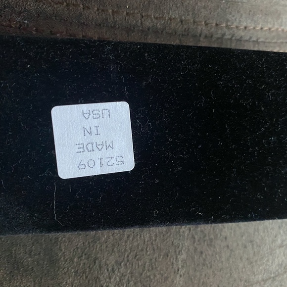 Open Circle 22"Necklace with Cubic Zirconia w/Box - Picture 8 of 9